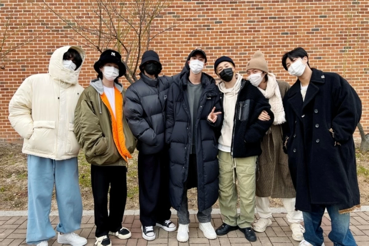 BTS members during the send-off for Jin (X)