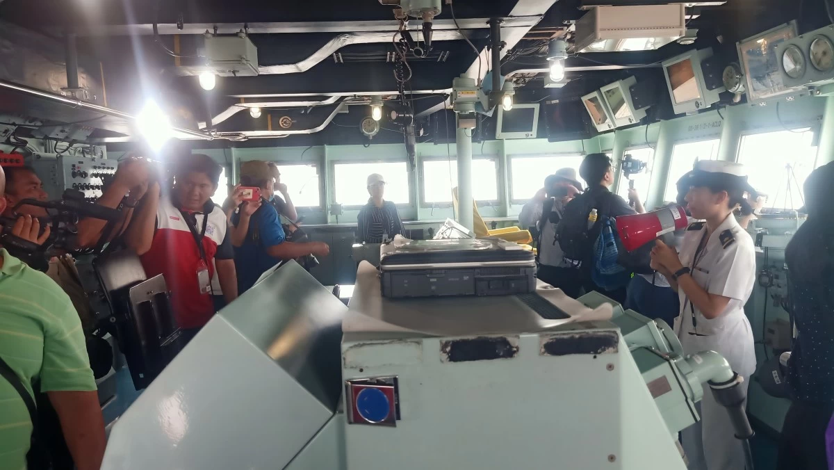 A Japan Maritime Self-Defense Force (JMSDF) personnel briefs the media onboard Japanese destroyer JS Ise while she was docked at Pier 15 in Port Area, Manila on June 21, 2025. (Photo: Martin A. Sadongdong / MANILA BULLETIN)