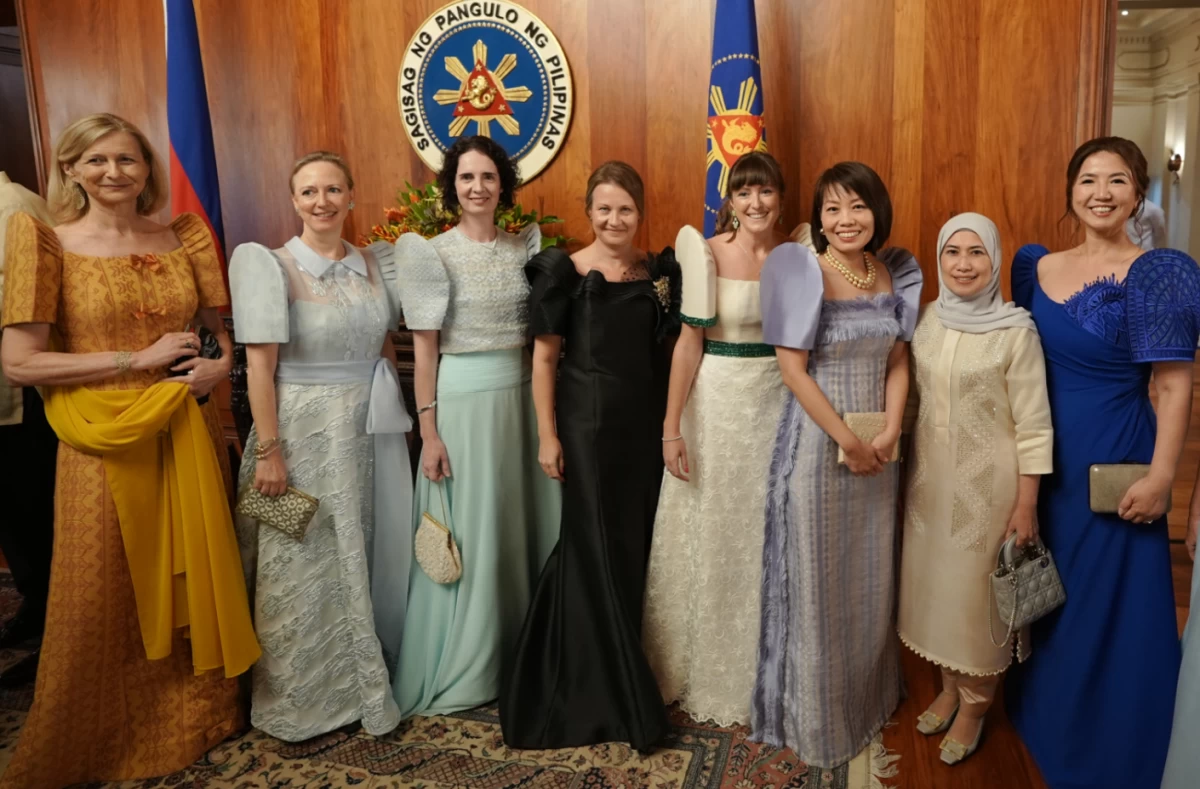 Lady ambassadors wearing specially made ternos by some of the Philippine’s world-class designers. From left: Slovenia Ambassador Dr. Smiljana Knez, Sweden Ambassador Anna Ferry, New Zealand Ambassador Catherine McIntosh, Finland Ambassador Saija Nurminen, Ireland Ambassador Emma Hickey, Singapore Ambassador Constance See, Brunei Ambassador Megawati Manan and Australia Ambassador Hae Kyong Yu