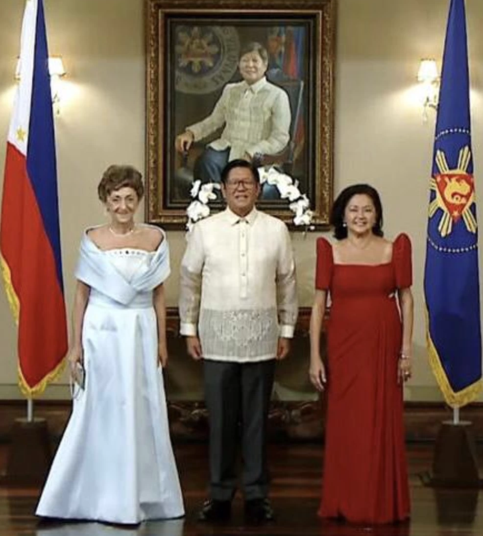 Romania Ambassador Räduta-Dana Matache with President Ferdinand Marcos Jr. and First Lady Louise Araneta-Marcos
