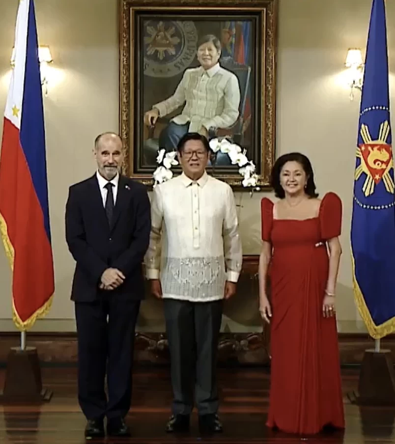 Spain Ambassador Miguel Utray Delgado with President Ferdinand Marcos Jr. and First Lady Louise Araneta-Marcos