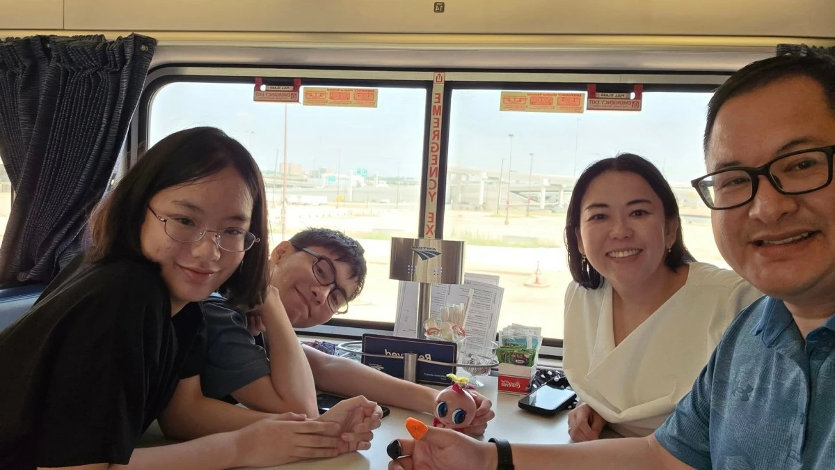 ROADTRIP In the Amtrak Texas Eagle dining car en route to El Paso, Texas