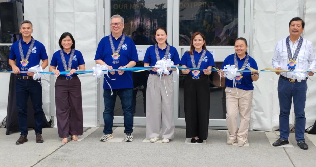 Dan Carlo Torres, marketing director and head of brand management and operations, RLC Residences; Ma. Czarina Theresa Lugue, assistant vice president and head of business development; John Richard Sotelo, chief marketing officer of Robinsons Land and senior vice president, Business Unit general nanager of RLC Residences; Stephanie Anne Go, vice president and head of business development and design; Carissa Denise Lao, vice president and overall head of sales; Karen Cesario, senior director, marketing head, and chief integration officer and engineer Emmanuel Arce, vice president for project management