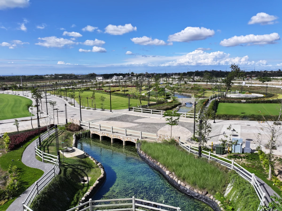 Centrera Park, where residents meet and mingle close to nature