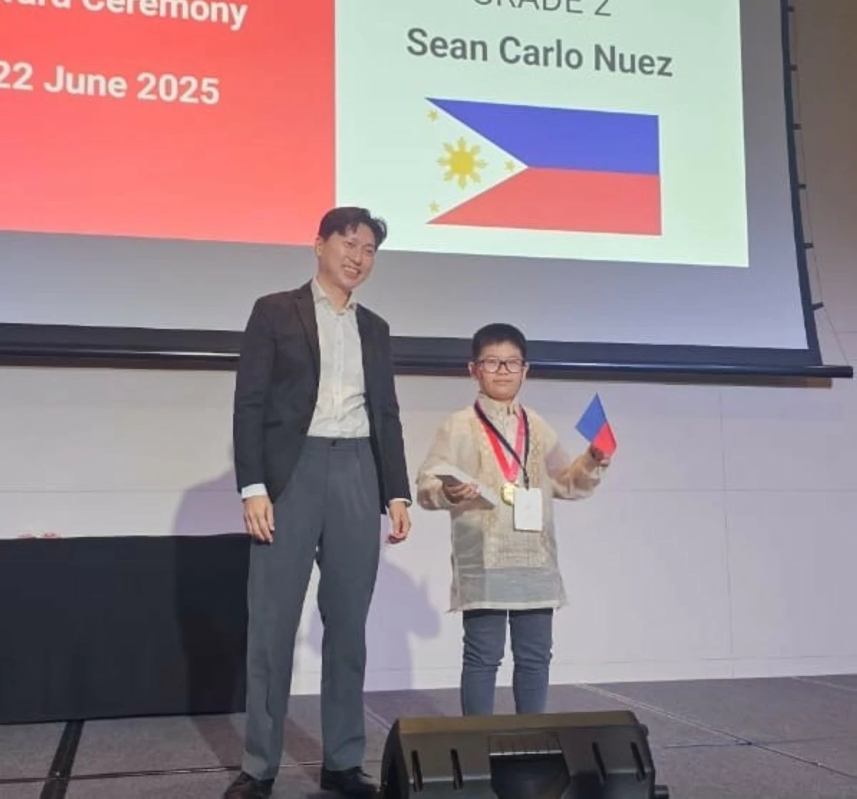 Gold medalist Sean Carlo Nuez
