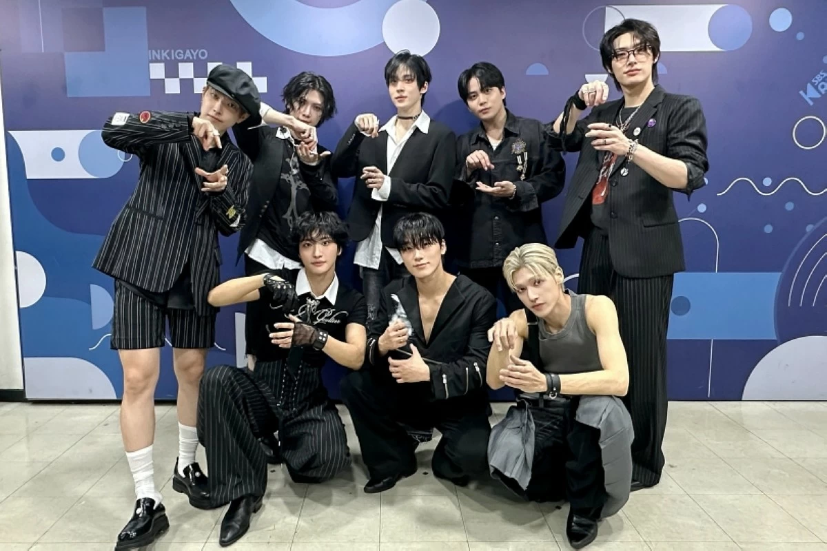 ATEEZ (X)