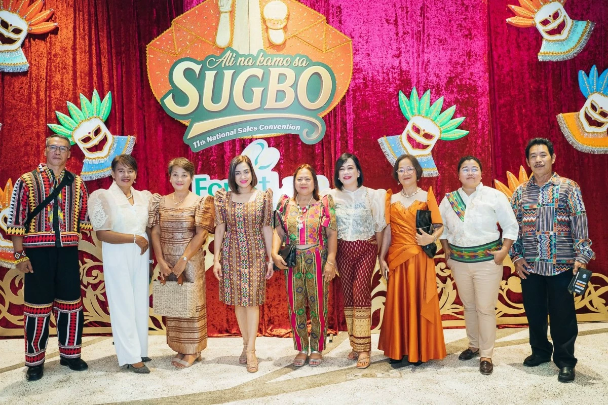 Delegates don their vibrant Filipiniana and ethnic-inspired ensembles as they celebrate the festive spirit of the 'Ali na kamo sa Sugbo' welcome dinner.
