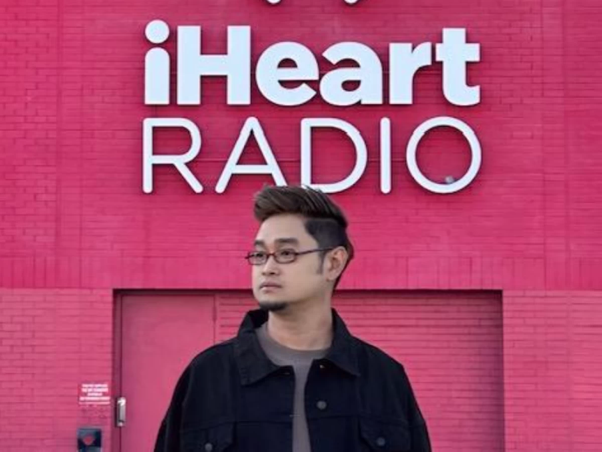 iHeart Radio on 4th St, Townsend