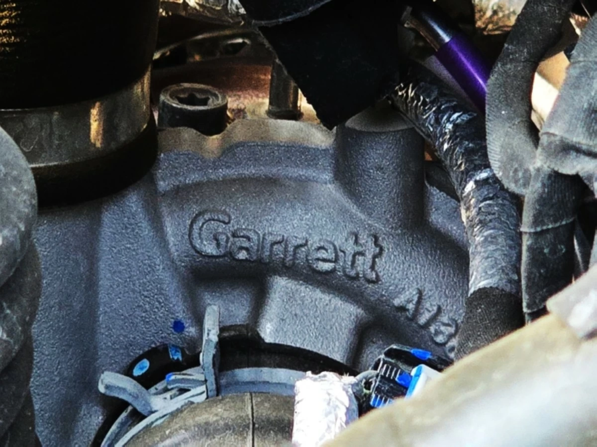 Two Garett turbos work together to help produce 397 PS and 583 Nm of torque.