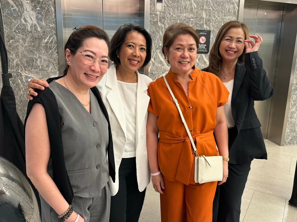 The BDO Ladies heading up to check out Level 6 of The Podium