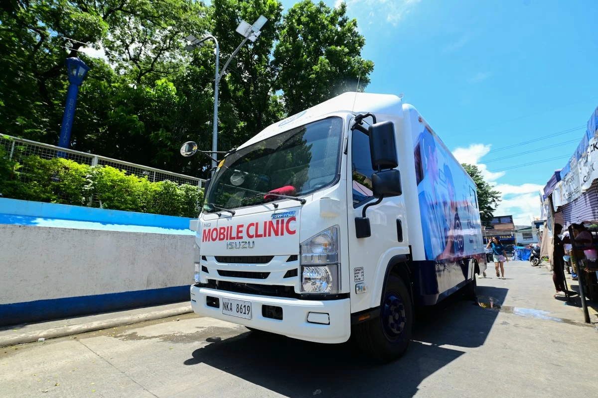 The SM Foundation Mobile Clinic travels to Taytay, Rizal to serve the local community.
