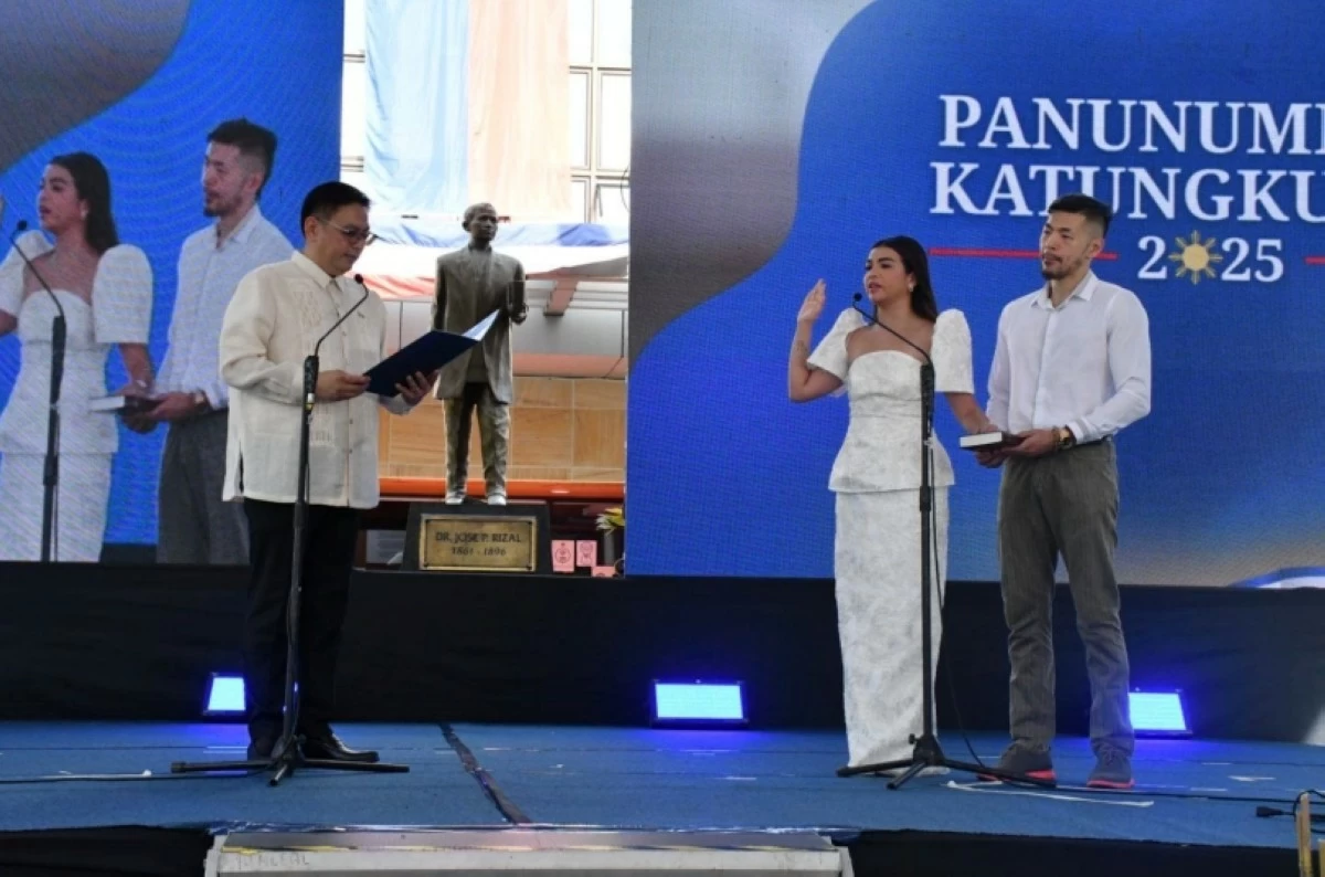 Muntinlupa Vice Mayor Stephanie Teves-Wong takes her oath of office before Mayor Ruffy Biazon on June 30 (Photo from Muntinlupa PIO) 