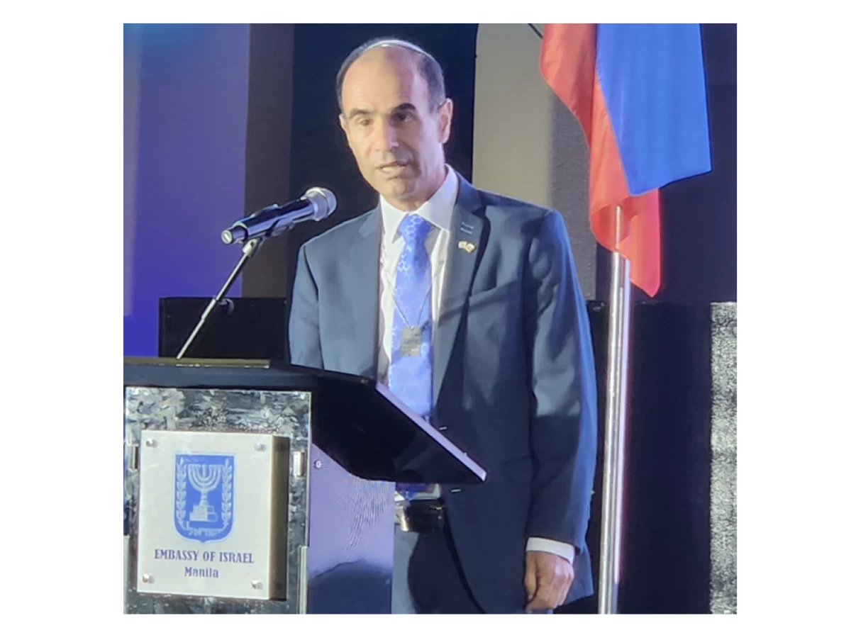 Ambassador Ilan Fluss delivers his welcome remarks
