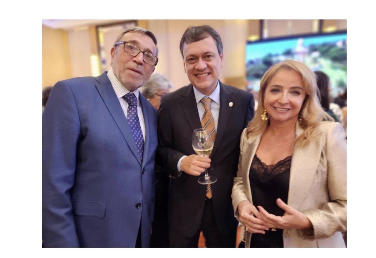 Ambassador Ricardo Bocalandro of the Embassy of Argentina, Ambassador Eduardo Young Virzi of the Embassy of Panama, and Mme Maria Elena Urriste