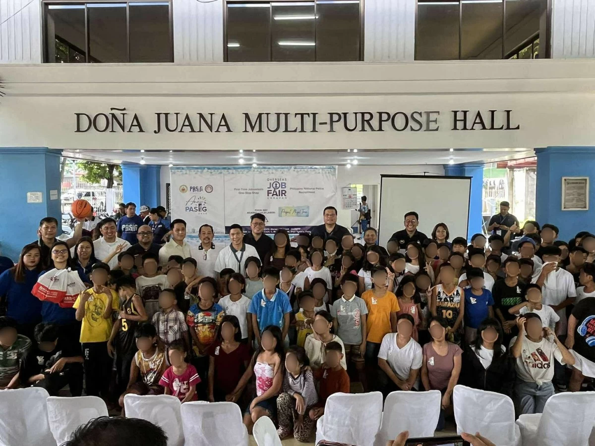Child laborers receive assistance, including food, toys, and school supplies from partner organizations. (Photos from Pasig PIO)