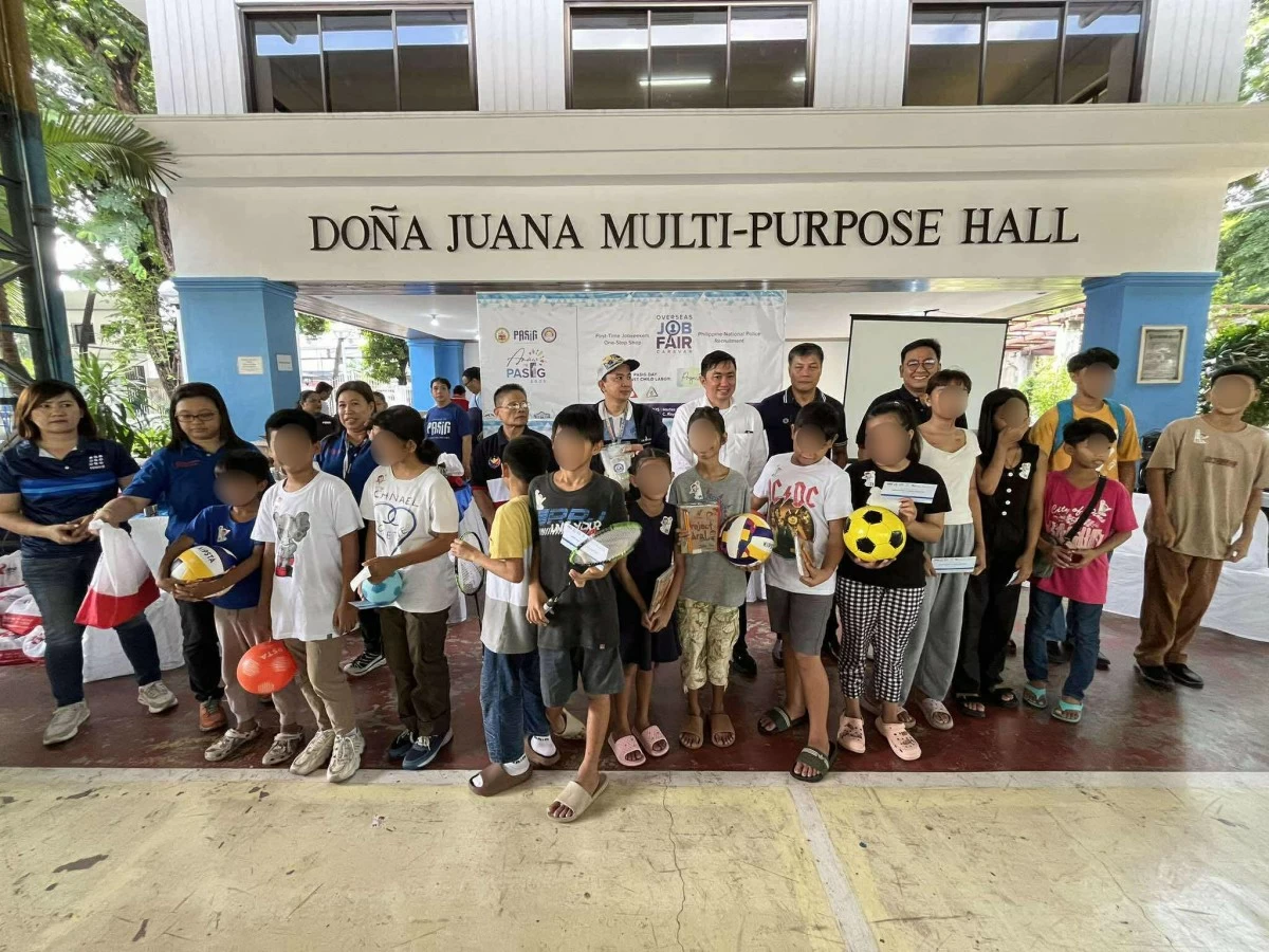 Child laborers receive assistance, including food, toys, and school supplies from partner organizations. (Photos from Pasig PIO)