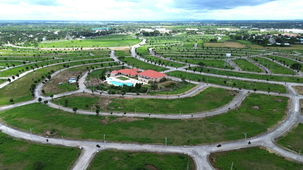 The Green Meadows East serves as the venue of the run and welcomed runners to its charming nature community. 