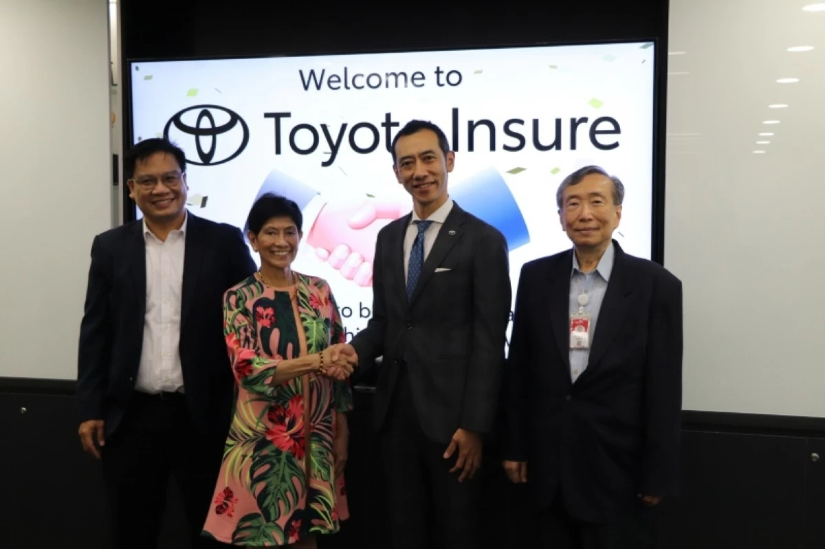 From left: Pioneer Insurance Vice President, Iluminado Garcia III; Pioneer Insurance President, Atty. Ma. Bertola Medialdea; TMP President, Masando Hashimoto; and TMP Vice Chairman, Dr. David Go.