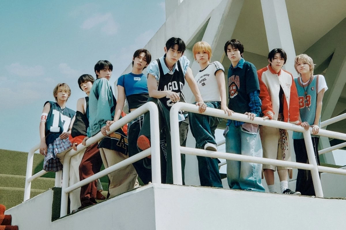 AHOF (F&F Entertainment) 
