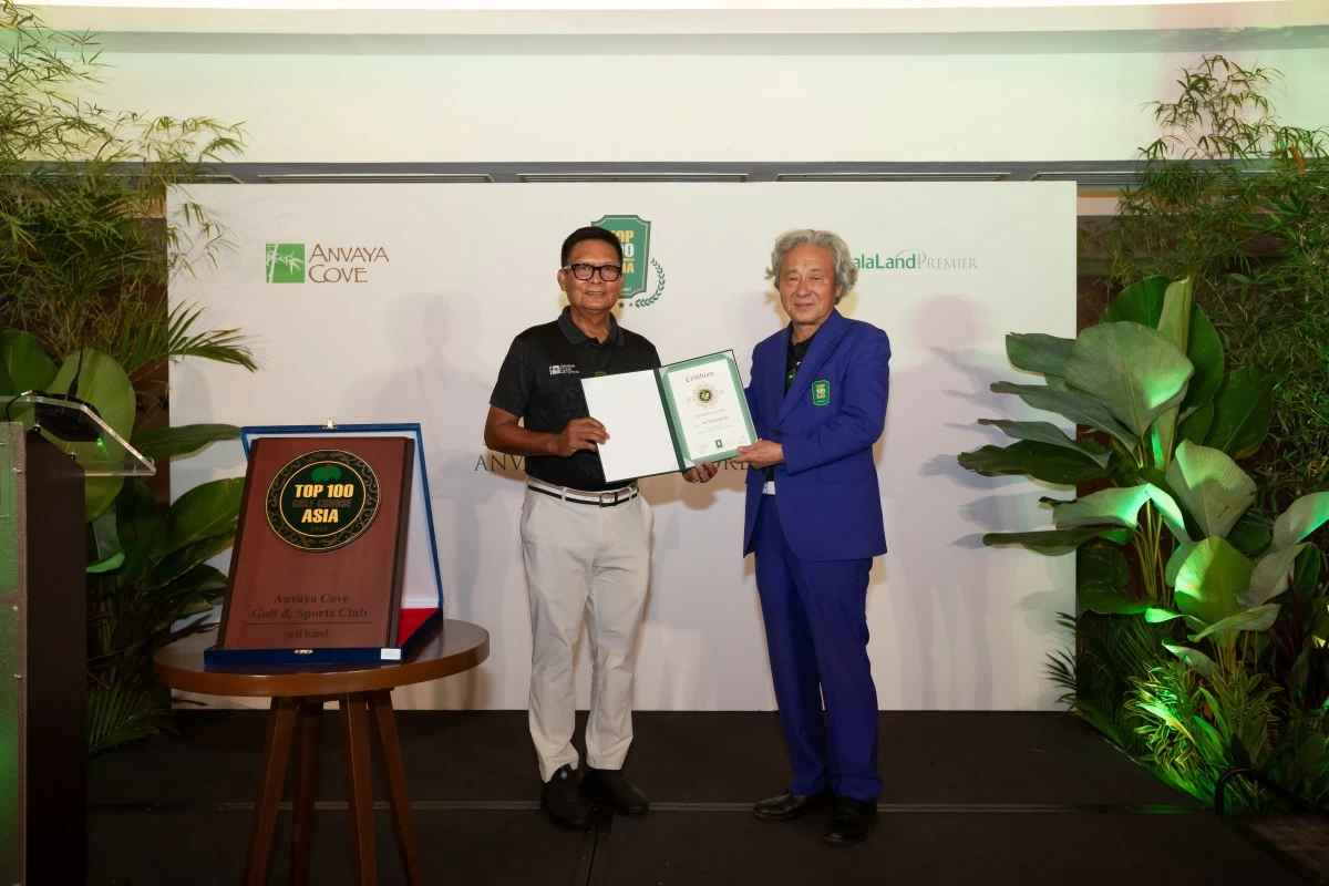 Chairman Kim Jung Tae of Top 100 Golf Courses Asia with Jose Dagdagan, general manager of Ayala Land Premier Clubs and ranking panelist