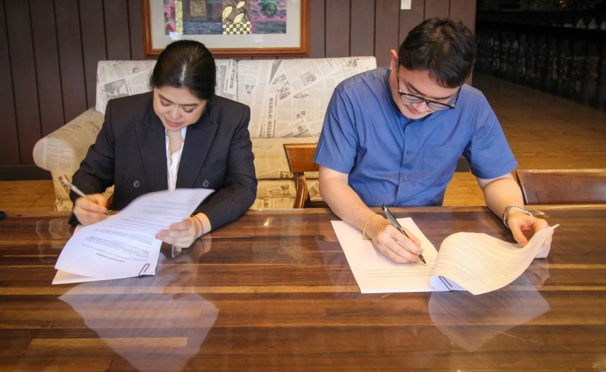 A MEMORANDUM of agreement was signed recently by Manila Bulletin and Arkipelago Analytics, on the use of its data in storytelling. Signing for MB is Brand & Marketing Manager Leslie Araujo, and from Arkipelago Analytics is Chief Impact Officer Anna Mae Yu Lamentillo.
