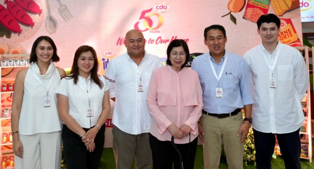 Janna Marie Ong, marketing manager; Dr. Charmaine Ong-Castro, SVP for Corporate Purchasing, Treasury, and Corporate Governance; Jason Ong, VP for Emerging Businesses and president Odyssey Foundation; Corazon Dayro Ong, founder; Jerome Ong, president and CEO; and Jao Ong, senior customer development manager