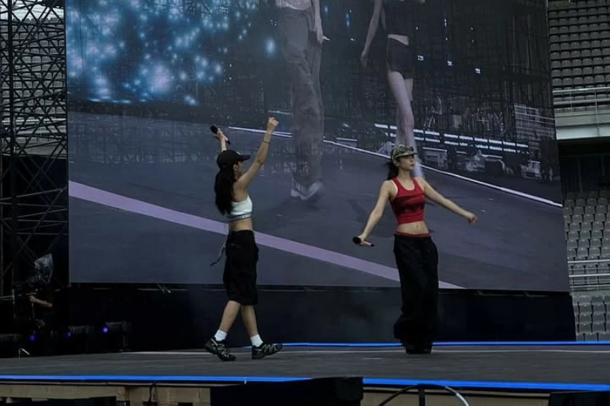 BLACKPINK (Instagram)