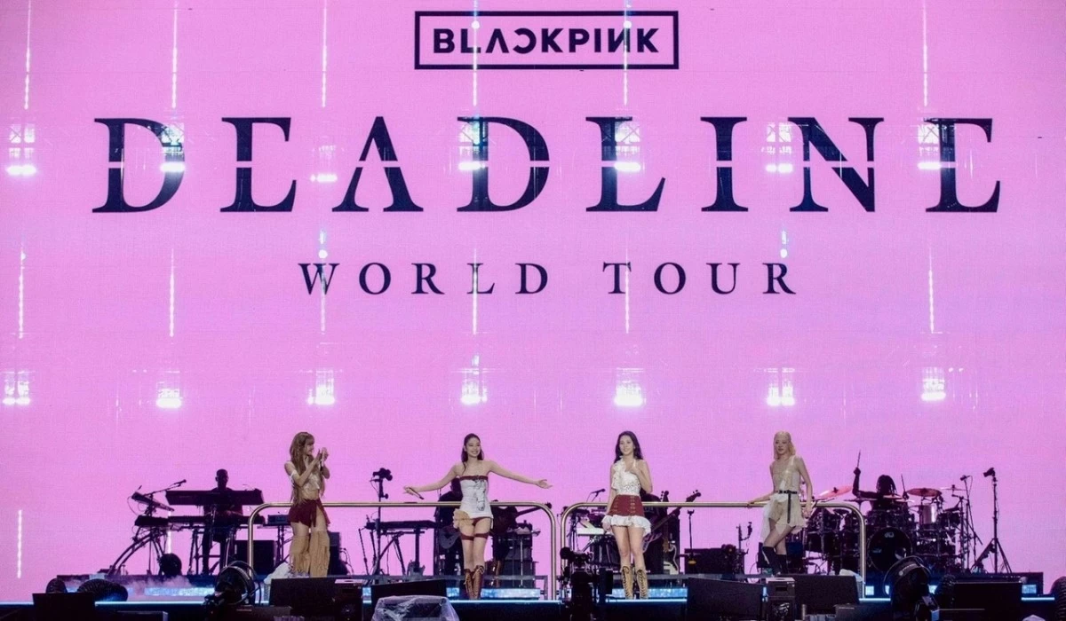 BLACKPINK performing at their "Deadline" world tour in Goyang, South Korea (YG Entertainment)