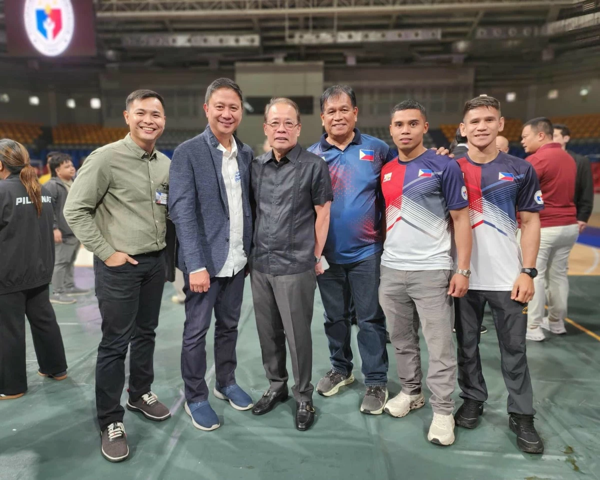 Philippine Sports Commission Chairman Patrick ‘Pato’ Gregorio, 2nd from left, poses with Rep. Robbie Puno, president of the Association of Boxing Alliances in the Philippines, 3rd from left, during the General Assembly Strategic Direction at the Ninoy Aquino Stadium recently. Also in photo, from left, are ABAP Secretary-General Marcus Manalo, Head Coach Pat Gaspi, Paul Julyfer Bascon and Marvin Tabamo. (ABAP)