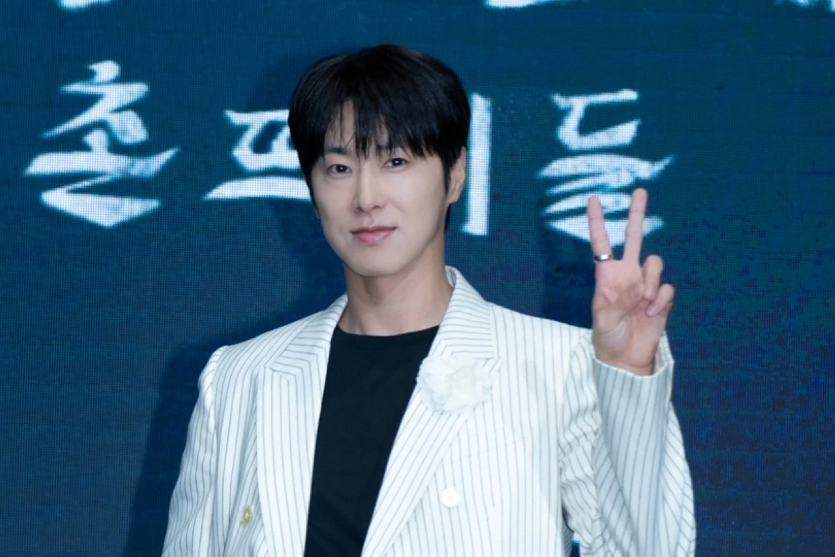 Jung Yunho (Disney )
