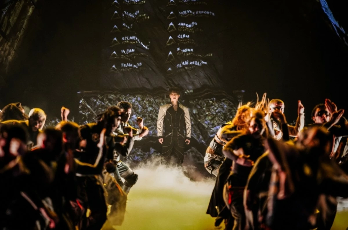 Seventeen's Dino performing at Esports World Cup 2025 opening ceremony in Saudi Arabia (Pledis Entertainment)