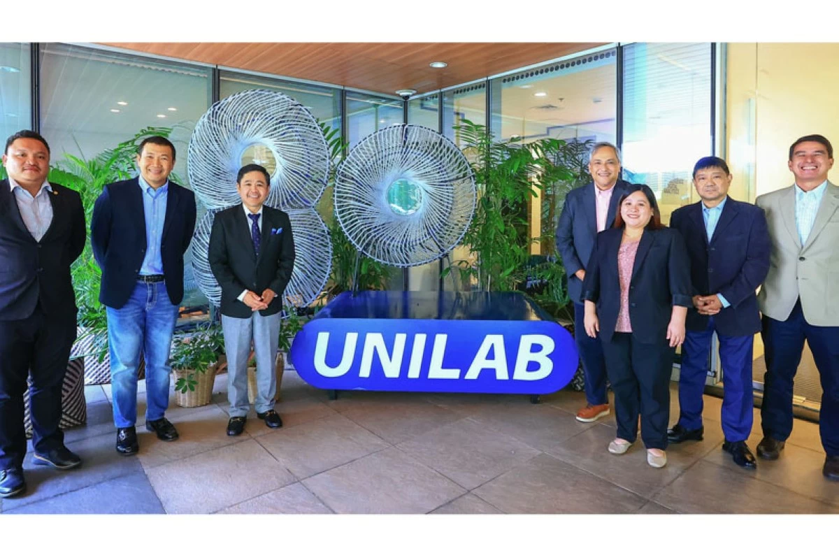 From left: Atty. Janzen Joseph G. Sevilla, Director, Finance of Cebu Institute of Technology-University; John Gregory B. Escario, Vice-President for Administration Director, Student Development and Services of Cebu Institute of Technology-University; Engr. Bernard Nicolas E. Villamor, President of Cebu Institute of Technology-University; Atty. Jose Maria Ochave, Unilab Education President; Ms. Karla Reyes, Unilab Education Chief of Staff; Dr. Noel Cortez, Unilab Education Chief Operating Officer; and Ramon Miguel Barredo, Unilab Education Director for Strategic Partnerships.  