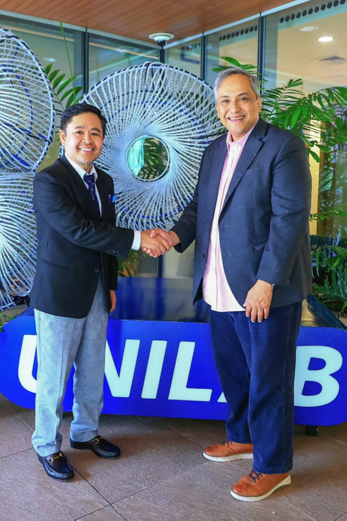 From left: Engr. Bernard Nicolas E. Villamor, President of Cebu Institute of Technology-University and Atty. Jose Maria Ochave, Unilab Education President.