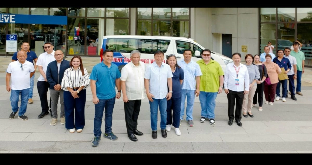 PAGCOR CEO Alejandro Tengco welcomes some of the LGU representatives to the Pasay Pagcor office, during the turnover of Patient Transport Vehicles to nine LGUs and one state university.
