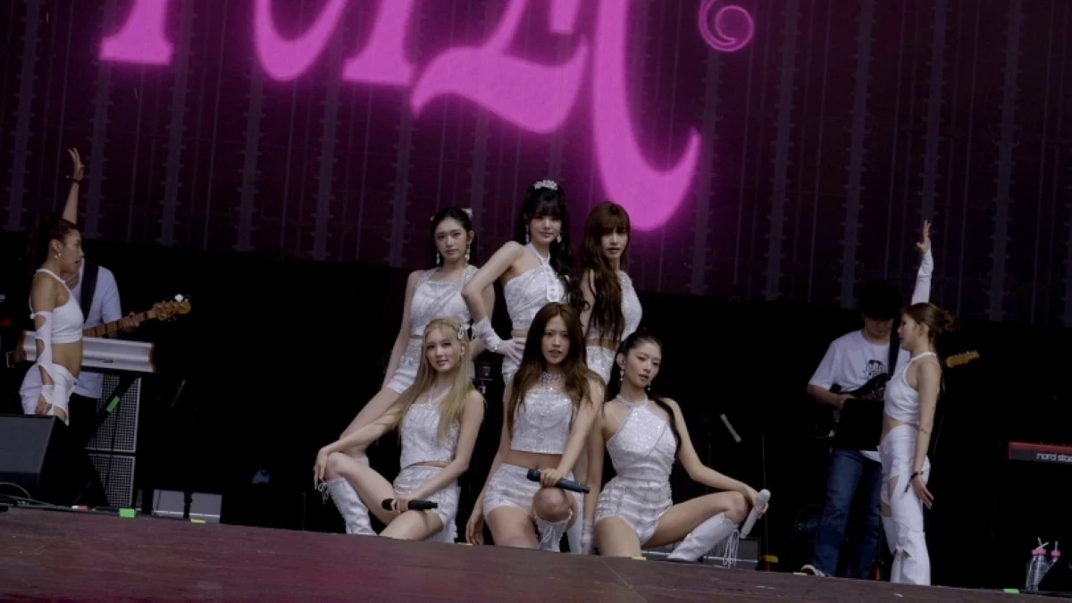 IVE performing at Lollapalooza Berlin (Starship Entertainment)