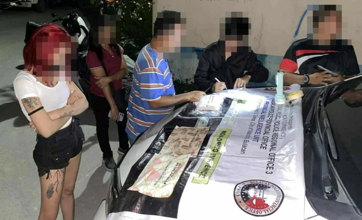Joint operatives from the Bulacan Provincial Intelligence Unit, Philippine Drug Enforcement Unit, and Malolos City Police seized over P3.4 million worth of suspected shabu from a woman during a buy-bust operation in Barangay Tikay, City of Malolos, on July 13.
(Photo courtesy of Bulacan PPO)
