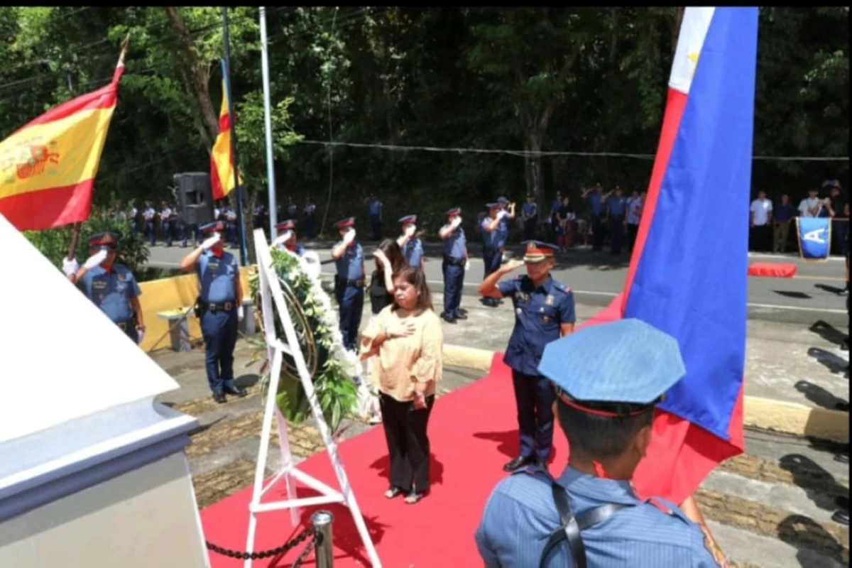 NHCP Executive Director Carminda Arevalo leads the wreath-laying activity at the Dikolyungan historical marker.