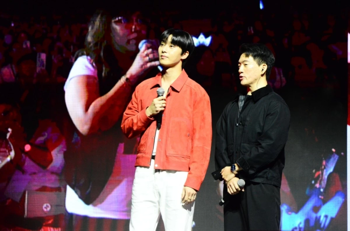 Korean star Park Seo Jun at the Century Tuna “Fit For Any Role: Park Seo Jun The Ultimate Fan Fest” on July 12 at the Araneta Coliseum (Jonathan Hicap) 