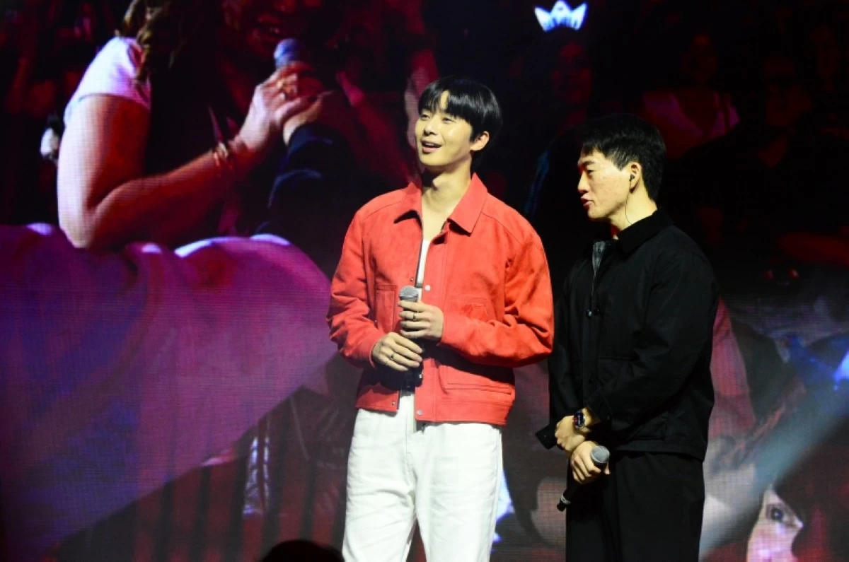 Korean star Park Seo Jun at the Century Tuna “Fit For Any Role: Park Seo Jun The Ultimate Fan Fest” on July 12 at the Araneta Coliseum (Jonathan Hicap) 