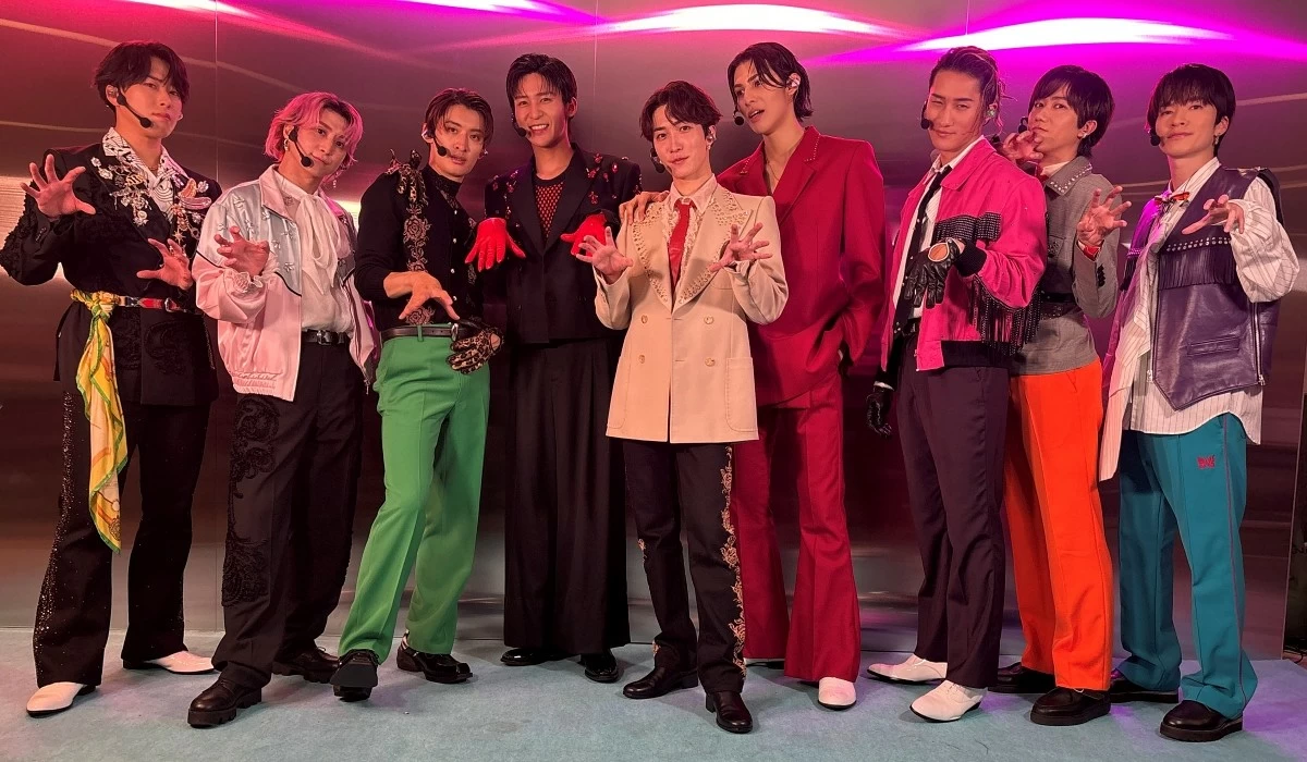 Japanese boy band Snow Man (X)