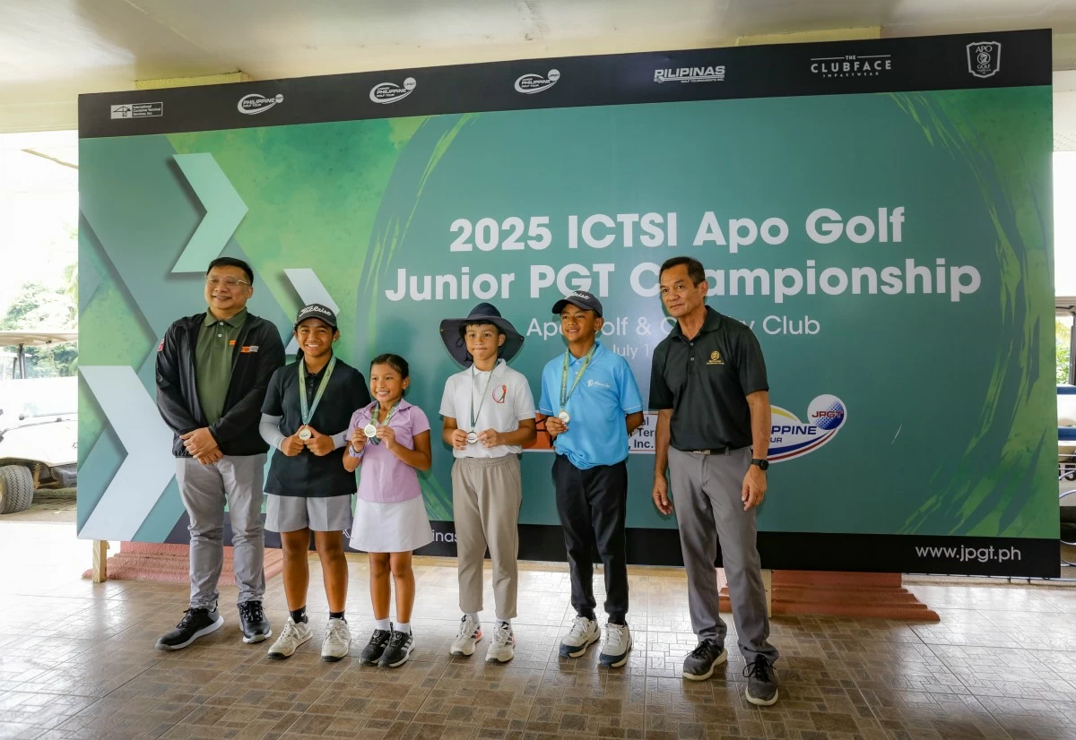 Age-group winners (from second from left) Brittany Tamayo, Soleil Molde, Jamie Barnes and Jared Saban pose with ICTSI Global Public Relations associate head Joop Kalambakal (left) and Apo Golf general manager Ed Marasigan (right).