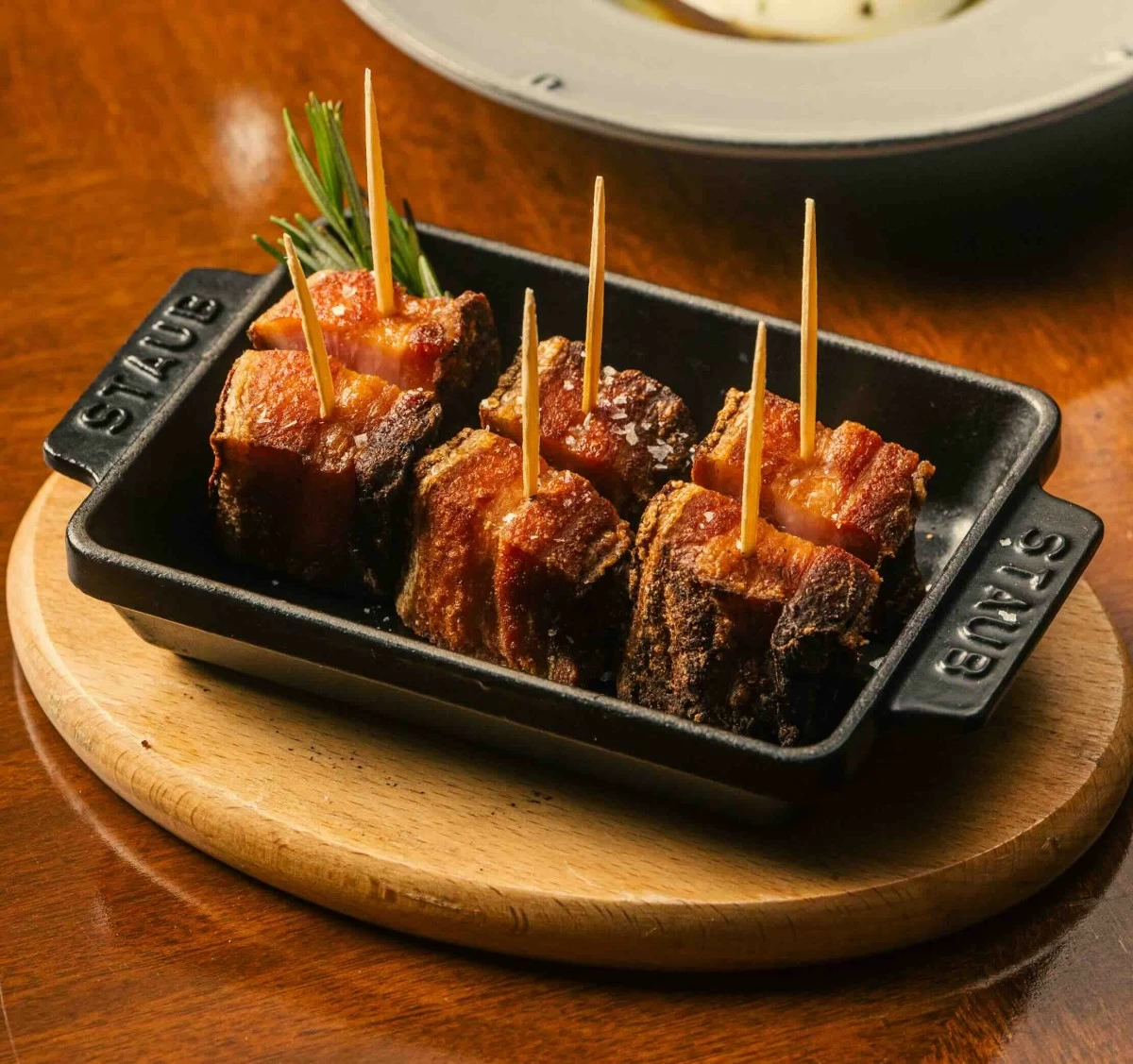 CRISP INDULGENCE Cirkulo Torrenzos