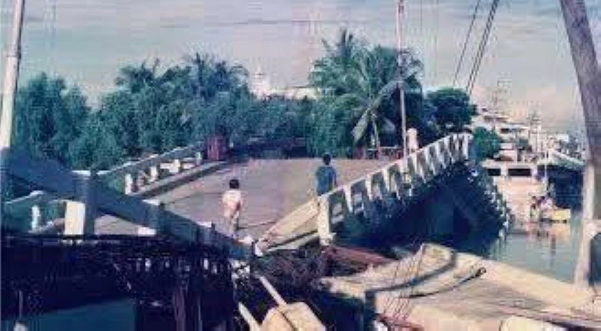 THE Magsaysay Bridge destroyed by the earthquake. (Photo via Liezle Basa-Inigo)
