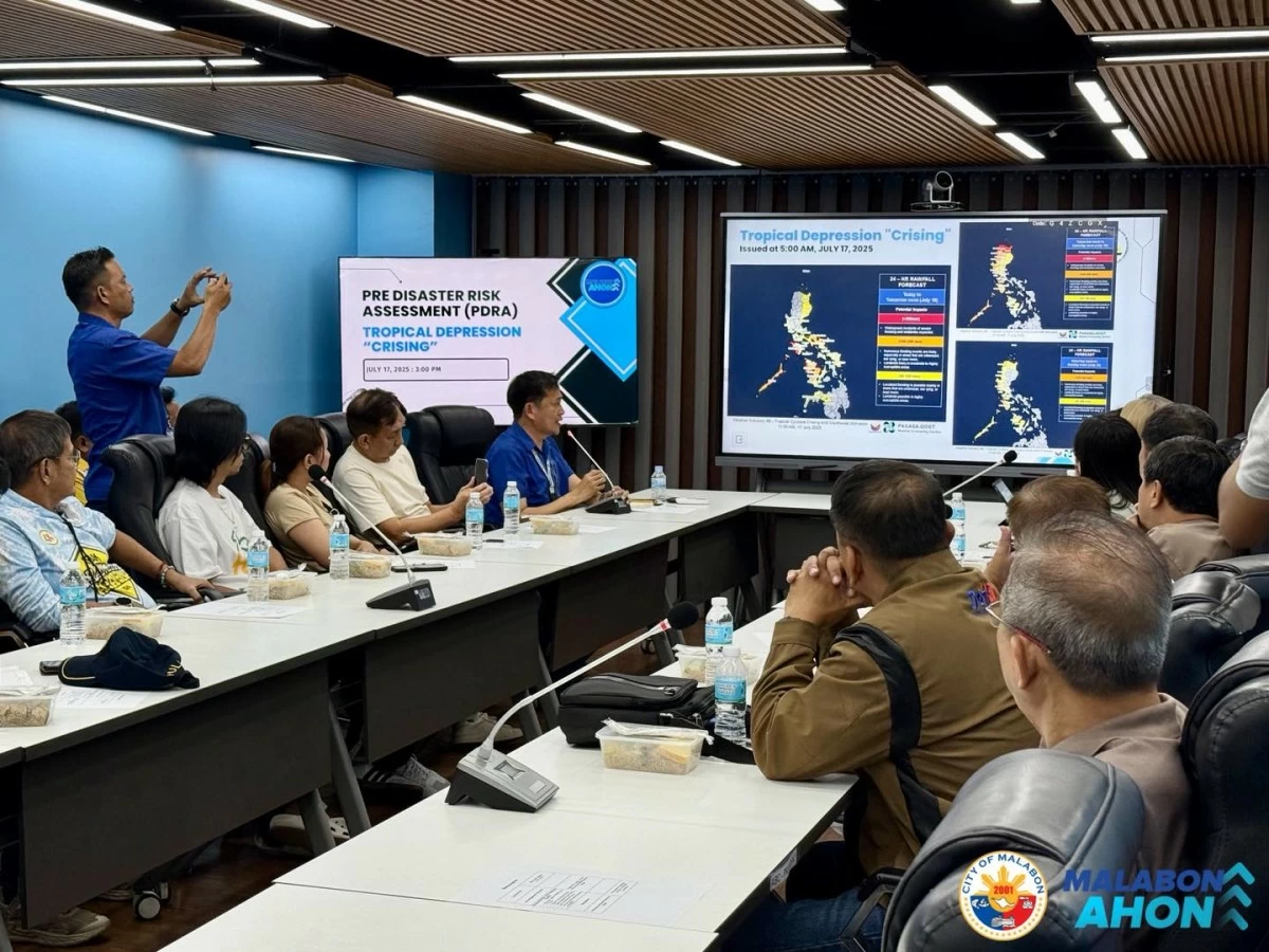 Mayor Jeannie Sandoval met with the city’s emergency response units—including the Malabon Disaster Risk Reduction and Management Office (MDRRMO), other local agencies, and departments—to finalize action plans and ensure smooth coordination (Photo from Malabon City Government)