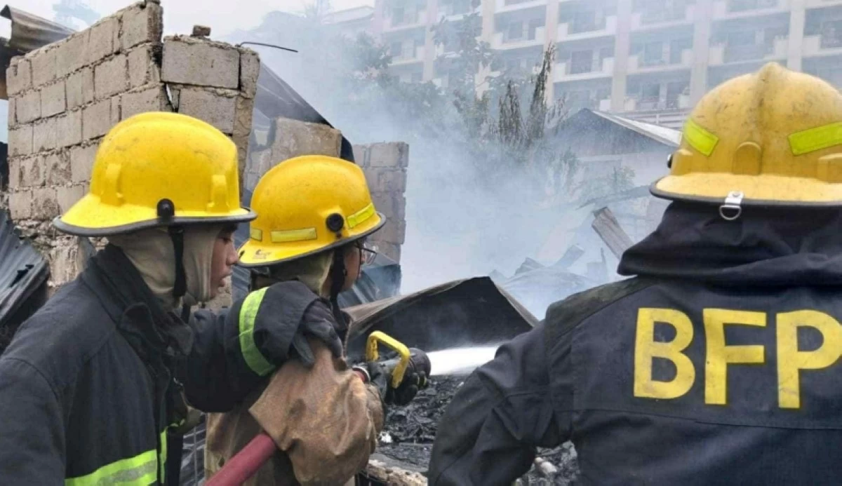 The fire in Barangay Ususan, Taguig on July 17 (Pateros Downtown Fire and Rescue Volunteer on Facebook) 