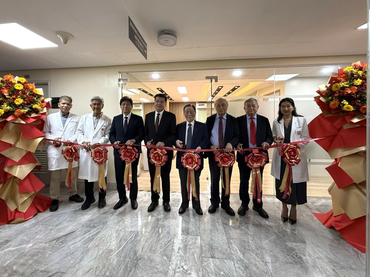 The inauguration ceremony and ribbon-cutting of the newly upgraded Department of Nuclear Medicine and Theranostics was led by PCCAI Board members, CGHMC management, and Nuclear Medicine Heads. From left: Dr. Jonas Santiago, Dr. Samuel Ang, Mr. Alberto Tan Lee, Mr. Kelly Sia, Chairman Antonio Tan, Dr. Benito Goyokpin, Mr. Manuel Co, and Dr. Arlene Ong Ortiz.