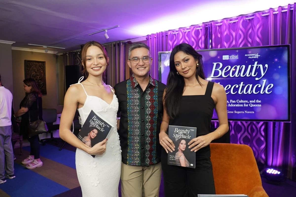 Dr. Gene (center) with beauty queens Bella Ysmael and Ara Arida.