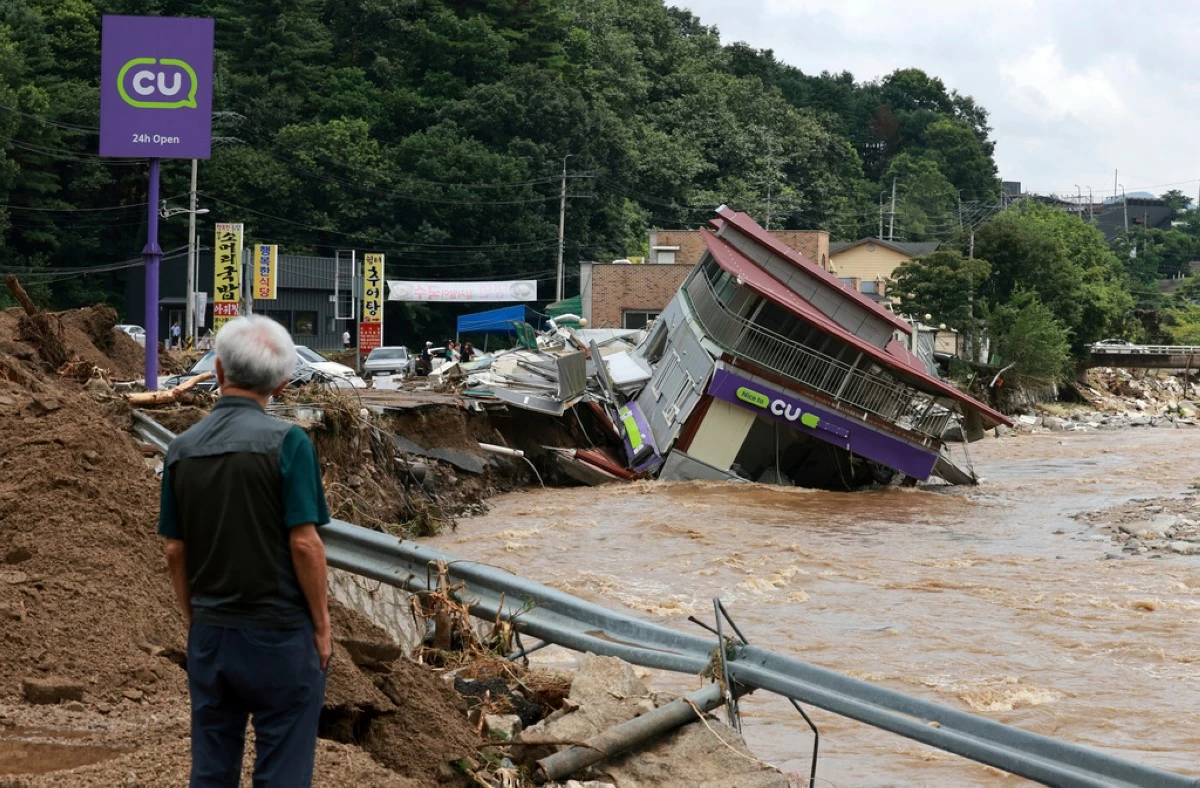 A damaged convenience store building is seen after heavy rains in Gapyeong, South Korea, Sunday, July 20, 2025. (Lee Young-hwan/Newsis via AP)