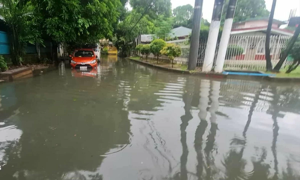 Flooded areas in Barangay Manggahan, Pasig City. (Photos from Barangay Councilor Quin Cruz)