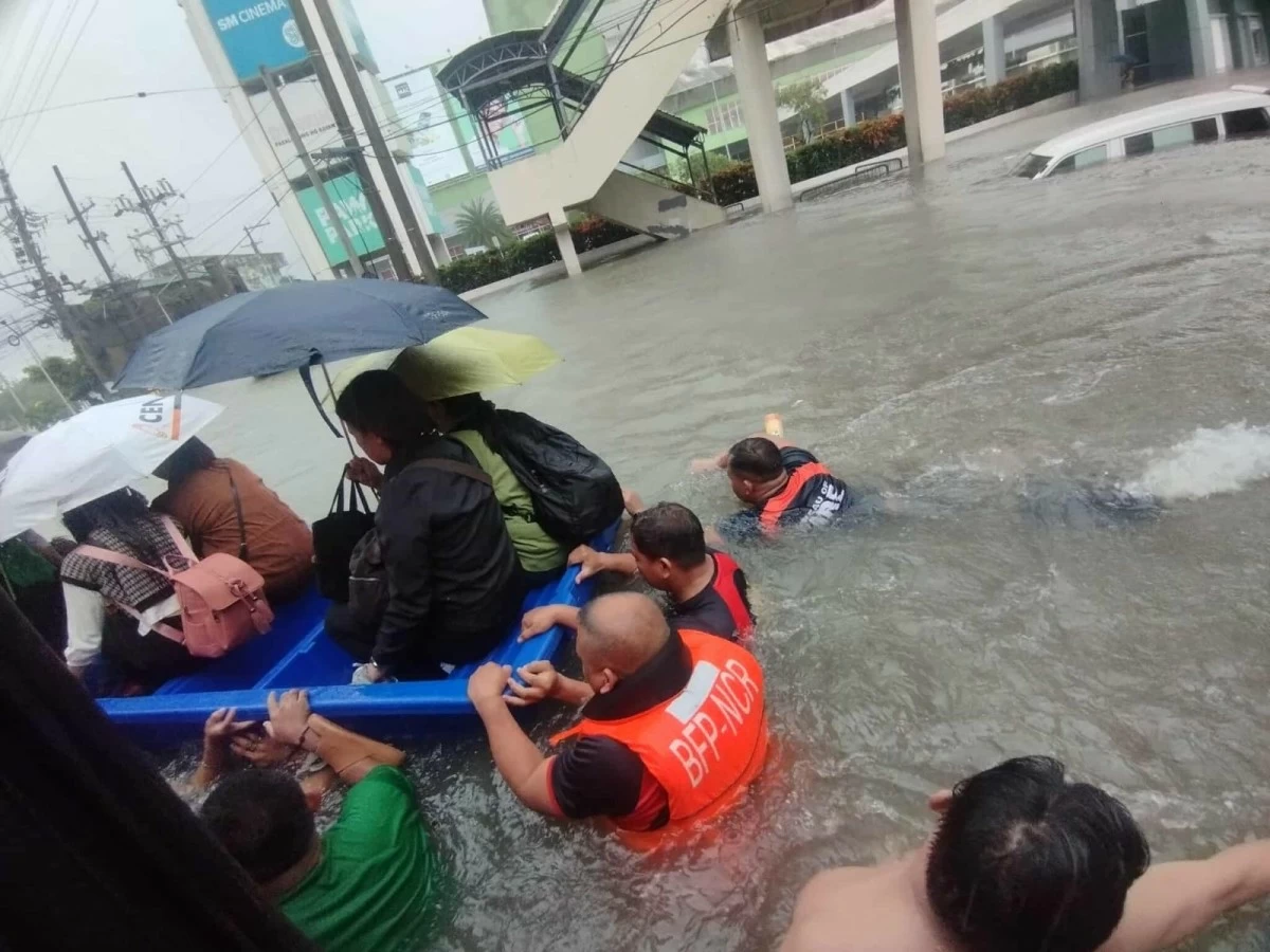 Paranaque BFP conducts rescue operations (Photo from Paranaque PIO)